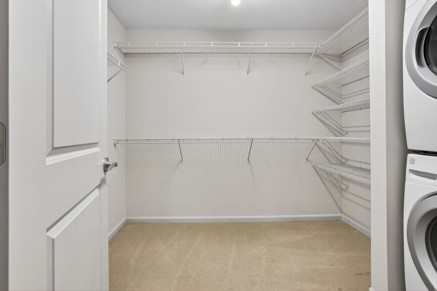 Building Photo - 2900 NE Kendallwood Pkwy