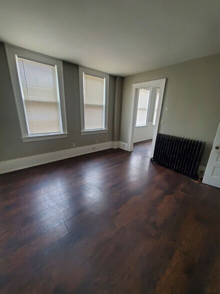 Primary Photo - 2365-2367 S 7th St.