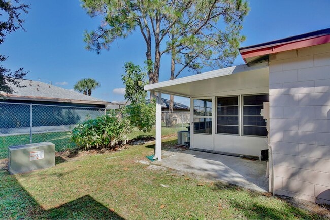 Building Photo - Beautifully Remodeled 1 bed 1 bath Villa n...