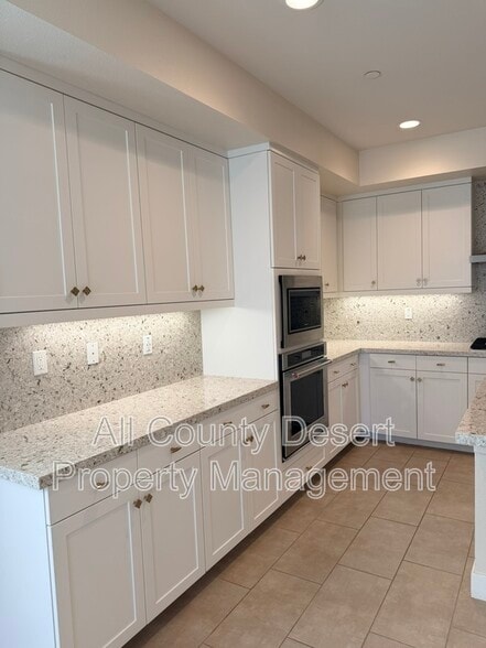 Building Photo - 74565 Tesla Dr