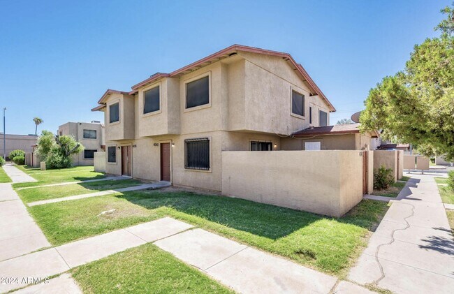 Building Photo - 4040 W Palomino Rd