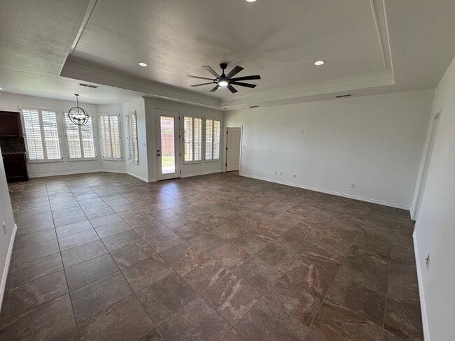 Building Photo - 7201 Donatello St
