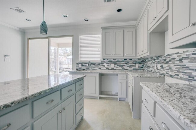 Building Photo - 2704 Gordon Ave