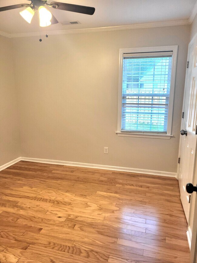 Building Photo - 1003 Summerfield Ct