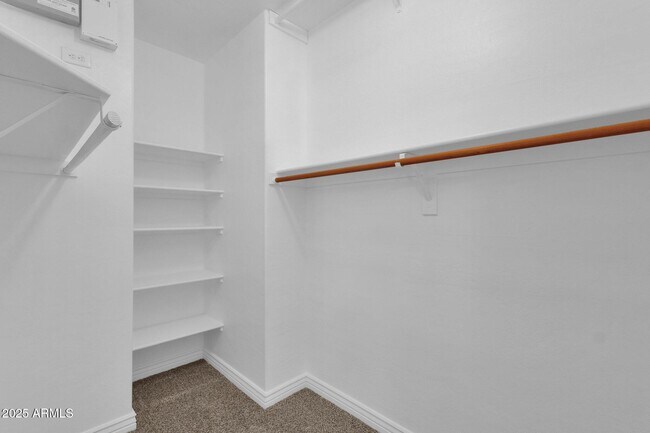 Building Photo - 3261 W Ross Dr