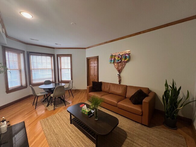 Building Photo - 5313 S Harper Ave