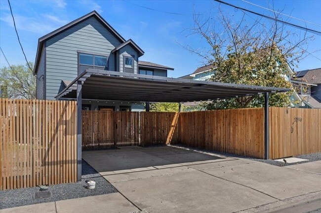 Building Photo - 3014 Neal St