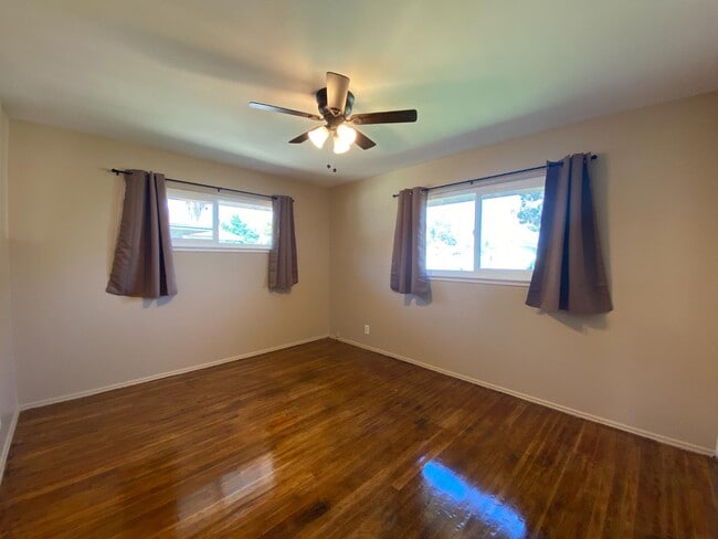 Building Photo - 1545 W Sussex Way