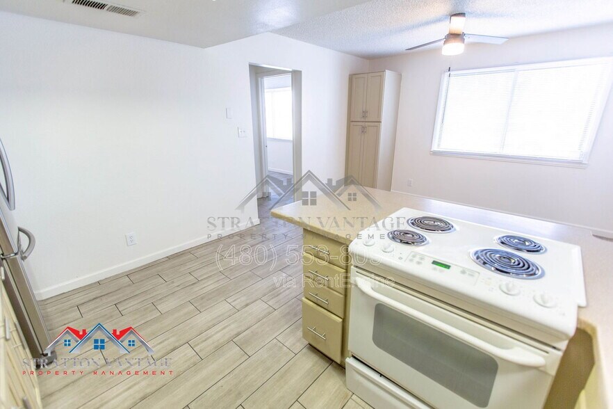 Building Photo - 3410 S Cutler Dr