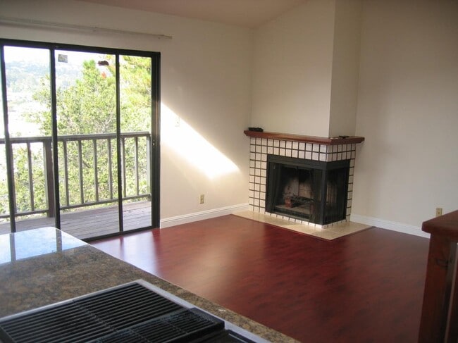 Building Photo - 525 Jackson St