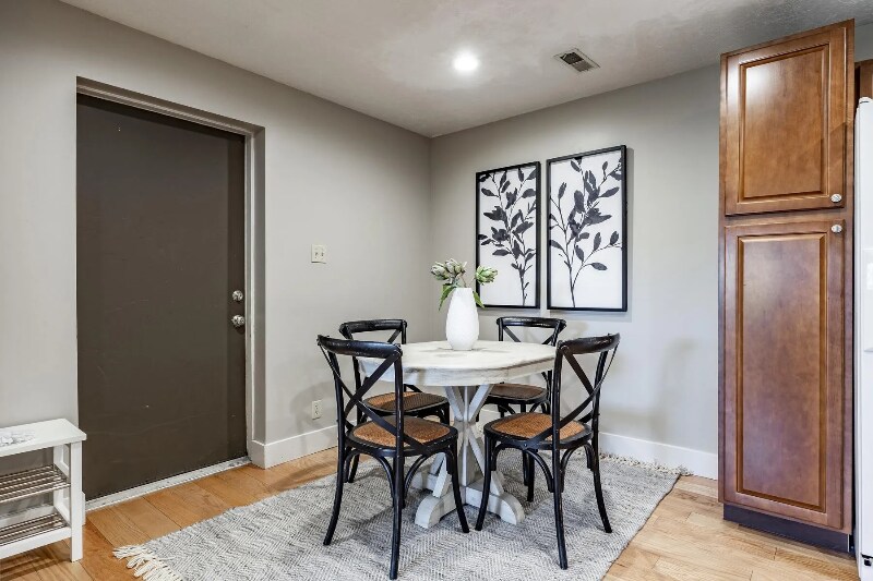 Building Photo - 1277 Alta Hts