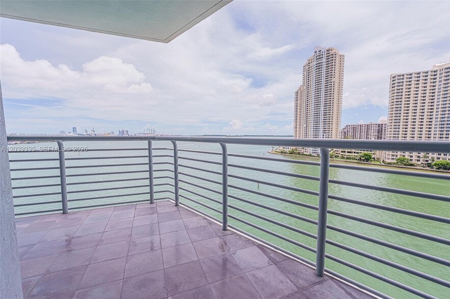 Building Photo - 335 S Biscayne Blvd