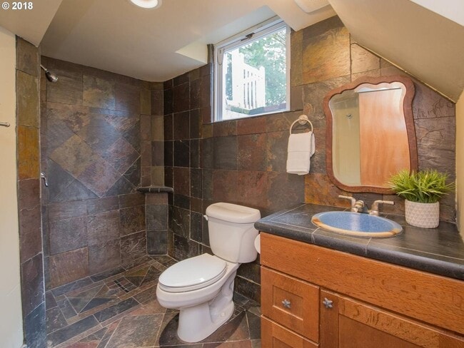 Building Photo - 6400 SW Vermont St