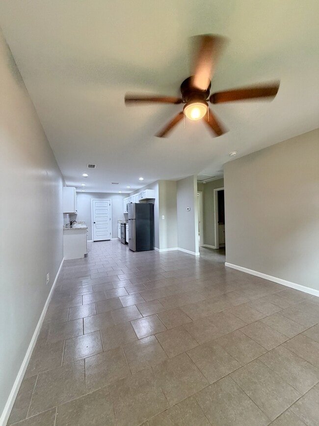 Building Photo - 25105 Lavinia Ave