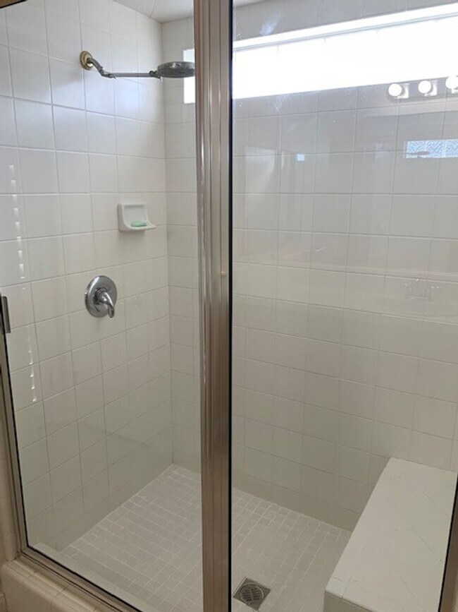 Building Photo - 9805 Paper Moon Way