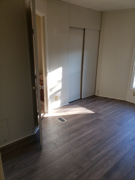 Building Photo - 4018 Chestnut Woods Dr