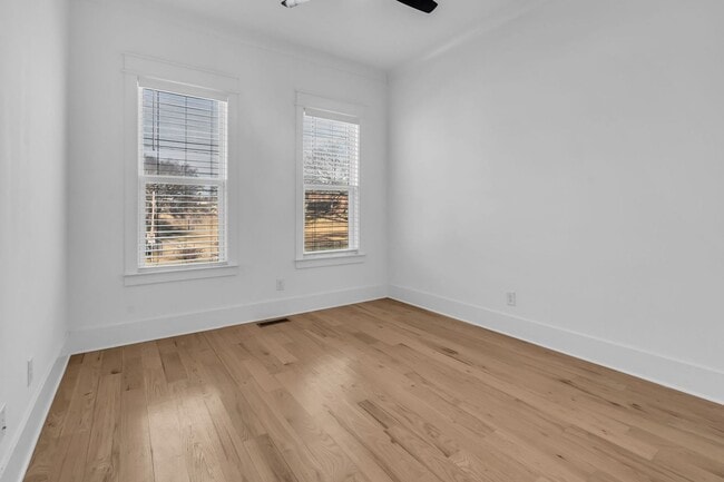 Building Photo - Modern Living in Wedgewood Houston