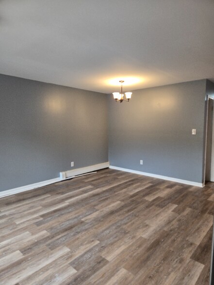 Building Photo - 3-25 Beach 86th St