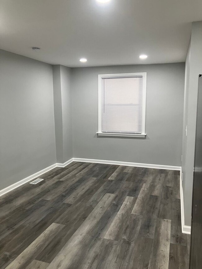 Building Photo - 5049 Chalgrove Ave