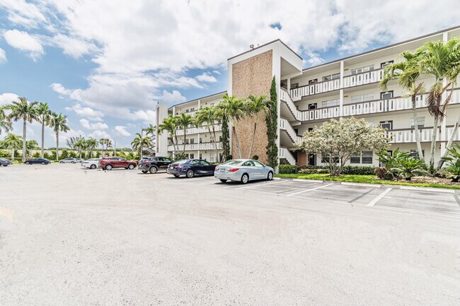Building Photo - 2044 Hythe A