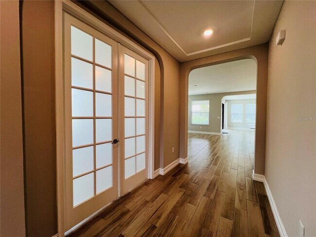Building Photo - 4567 Tivoli Dr