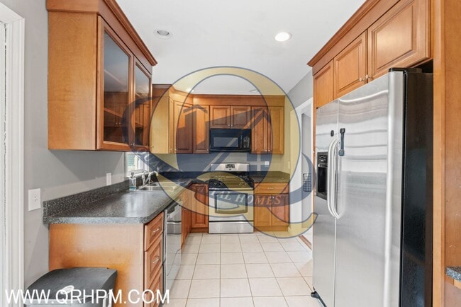 Building Photo - Available Now in Fenton!!!