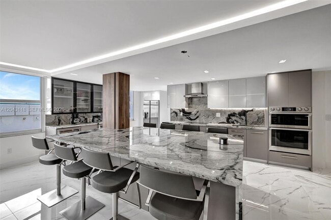 Building Photo - 2751 S Ocean Dr