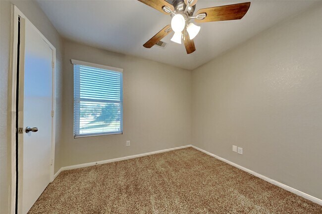 Building Photo - 16730 N Bob White Dr