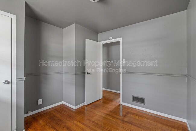 Building Photo - 135 Dundee Cir