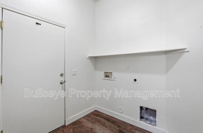 Building Photo - 6519 S 5th Way