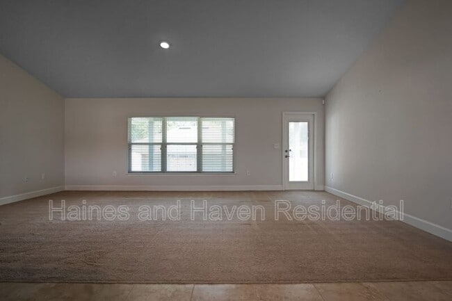 Building Photo - 1217 Forest Hill Dr