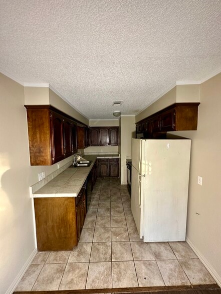 Kitchen - 500 N 46th St