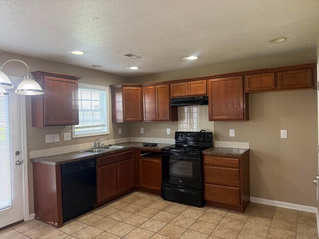 Building Photo - 969 Sugarbush Trail