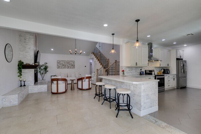 Building Photo - ZONE 8 - 4BD, 2 PRIMARY SUITES, POOL + SPA, OVER AN ACRE, HIGHLY UPGRADED + RENT INCLUDES POOL SE...