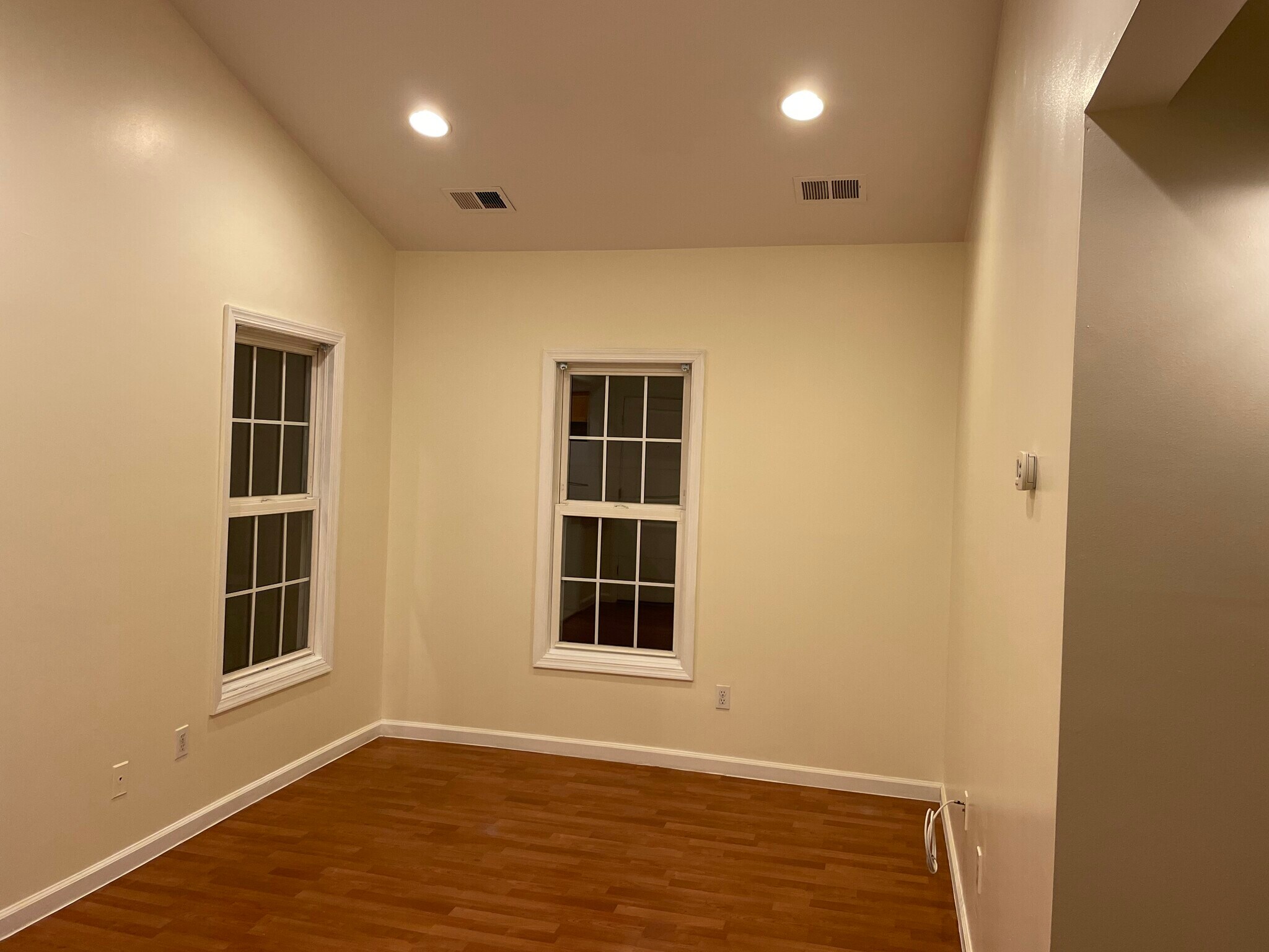 Building Photo - 227 Elm St