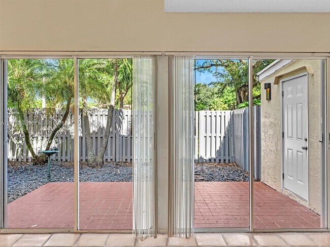 Building Photo - 1353 Springside Dr