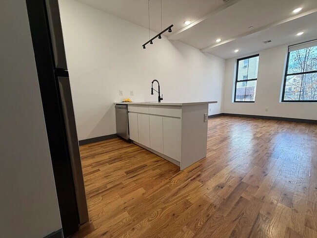 Building Photo - 568 Communipaw Ave