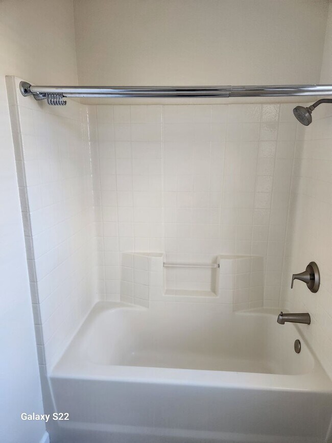 Building Photo - Immaculate Two story,  1 Bedroom, 1 Bathroom, Condo, lots of light,  Close to everything!