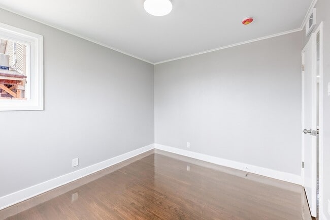 Building Photo - 4677 W 84th Pl