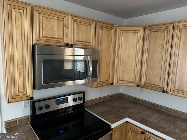 Building Photo - 8940 Bay Dr