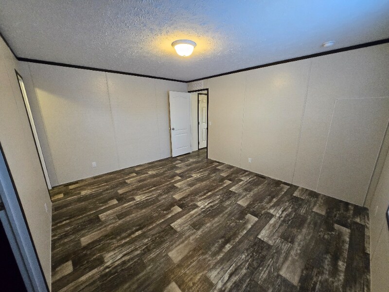 Building Photo - 15 Golfview Ct