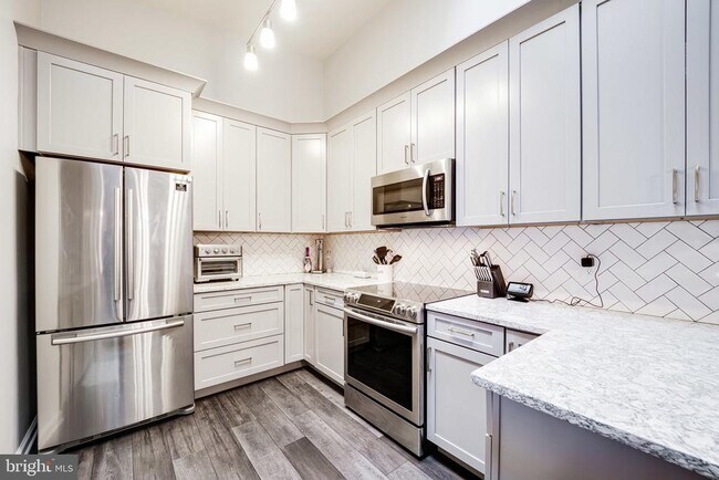 Building Photo - 7510 Ashby Ln