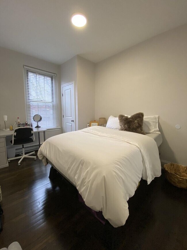 Building Photo - Luxury 2-Bedroom Apartment in Back Bay  – ...