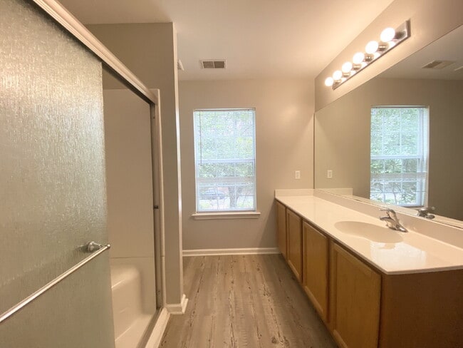 Building Photo - Mill Creek Townhome for Rent!