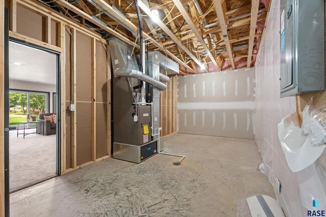 Building Photo - 1113 S Foss Ave