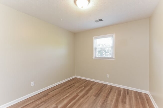 Building Photo - 1072 Martin Nash Rd SW