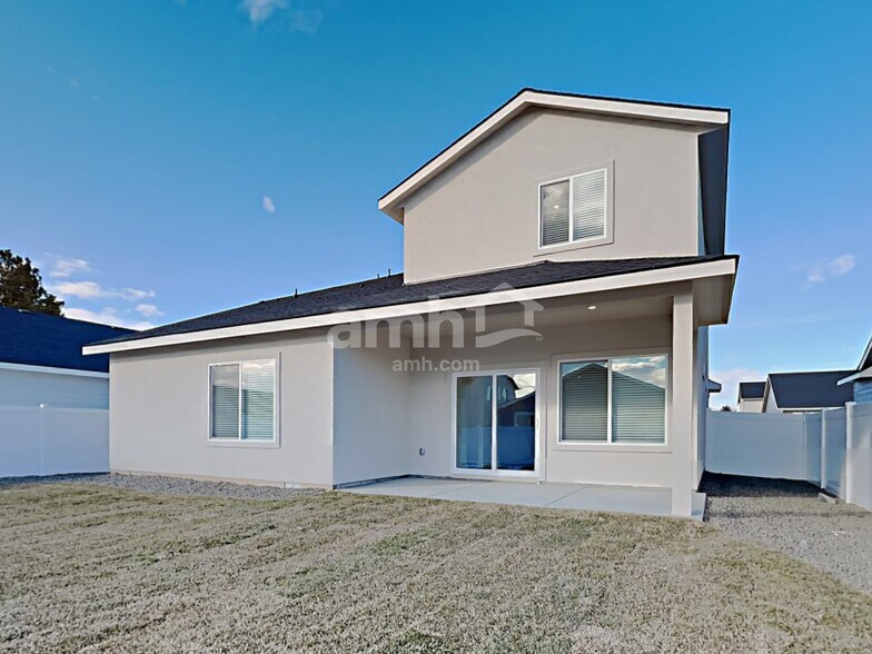 Building Photo - 5079 W Bellevue St