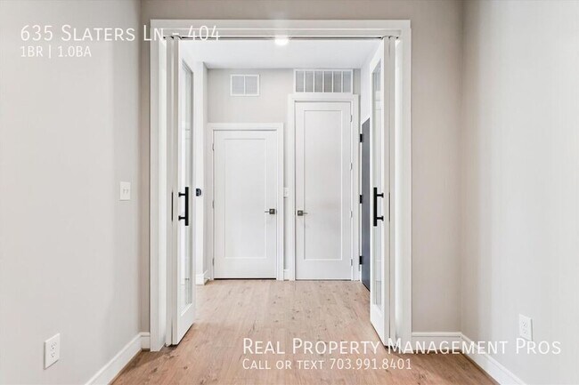 Building Photo - 635 Slaters Ln