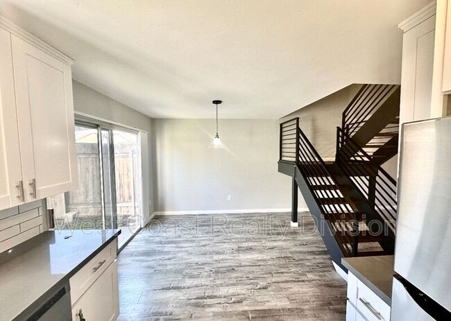Building Photo - 10635 Aristocrat Ct