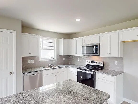 Building Photo - 301 Grand Oaks Dr